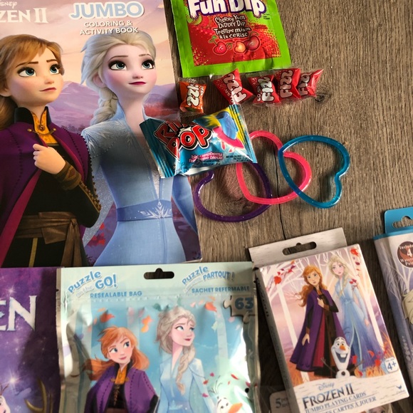 Frozen gift lot!!! - Picture 7 of 7